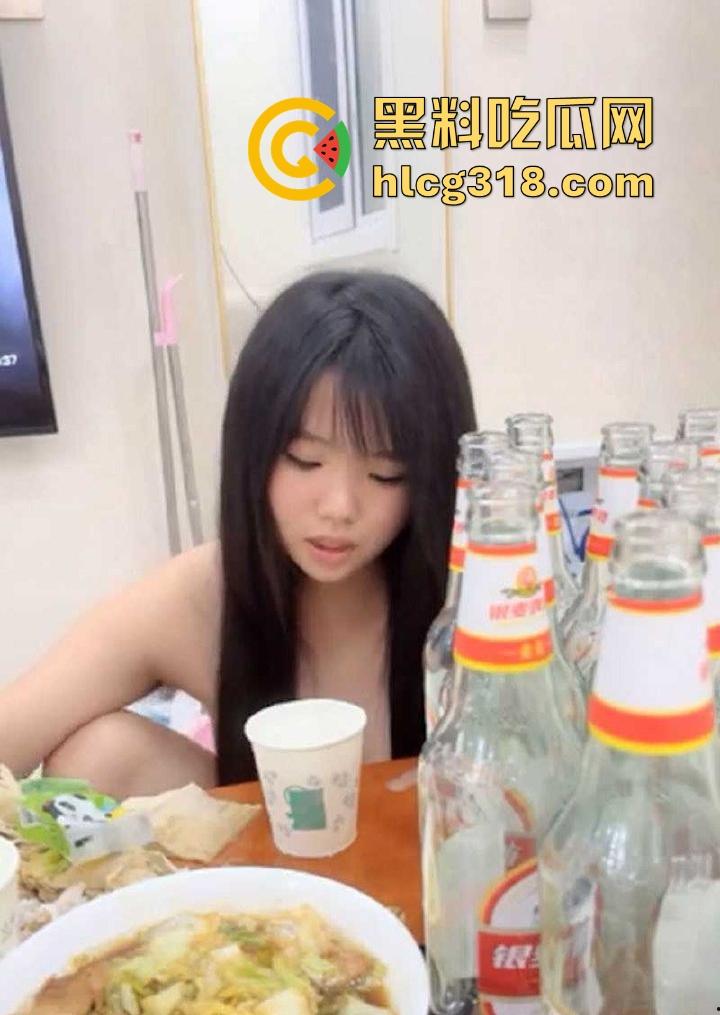 软件约炮微胖巨乳妹，醉酒后被炮友直播强上，疯狂抽插打桩，粉嫩蜜鲍白浆泛滥。-5