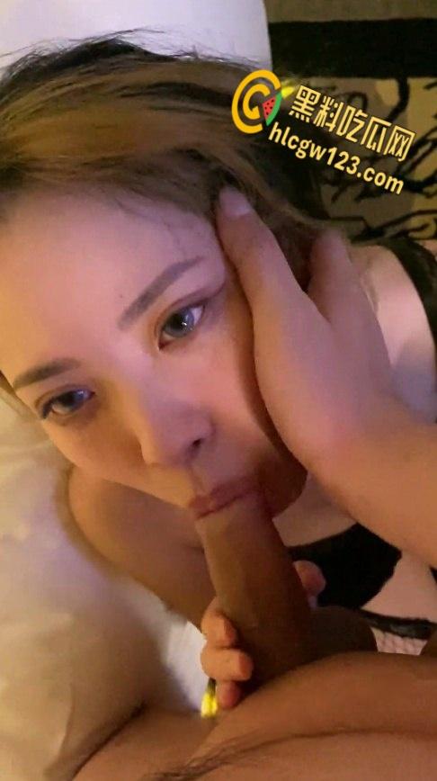 台湾IG网红极品身材大奶，和男友淫荡不雅自拍流出，高颜值极品身材脸淫荡！-7