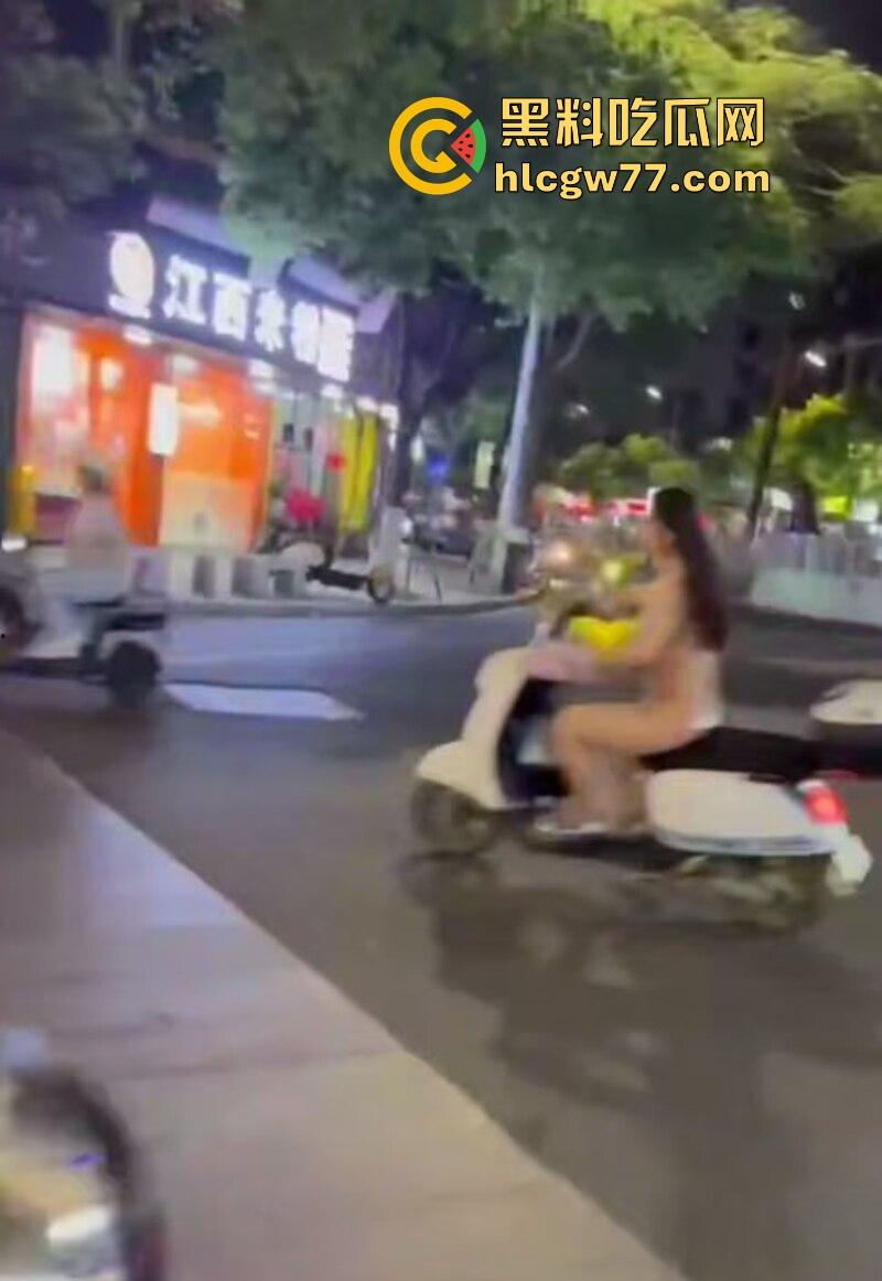 全网热瓜 潮汕大街惊现裸女 广东潮汕小仙女骑车突然停车把自己扒光全裸骑行!-7