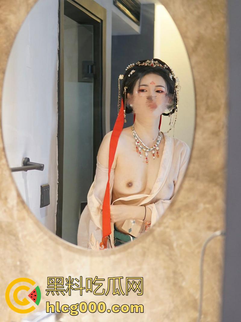 顶级绿帽淫妻，看老婆是怎么主动勾引人的，身高腿长身材一流，这骚逼样实在太像荡妇了！-1