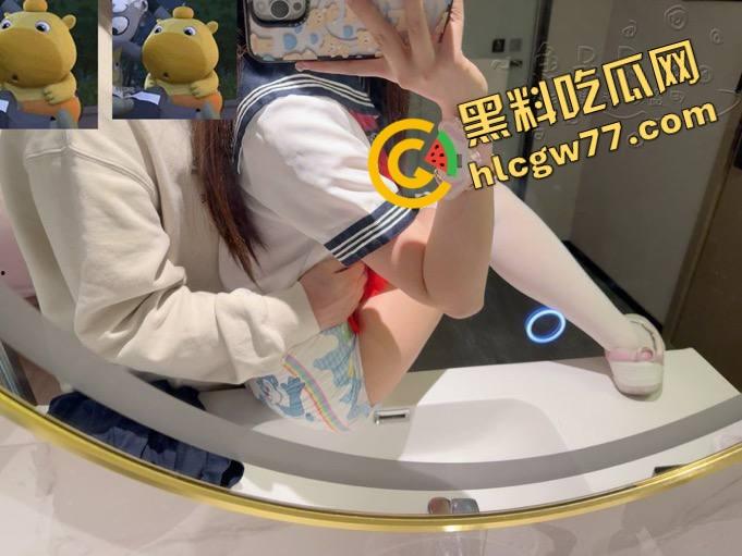 二次元【小鱼呆呆】脑户外露出,Lo装萝莉嘴甜骚货,穿JK被金主野战爆操,小白虎嫩得发光!-21