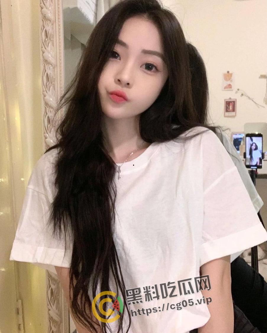 马来西亚INS 14W粉丝网红Wenyek用交友软件诈骗男粉丝感情和金钱！多次出轨给男友戴绿帽！性爱视频被流出！-4