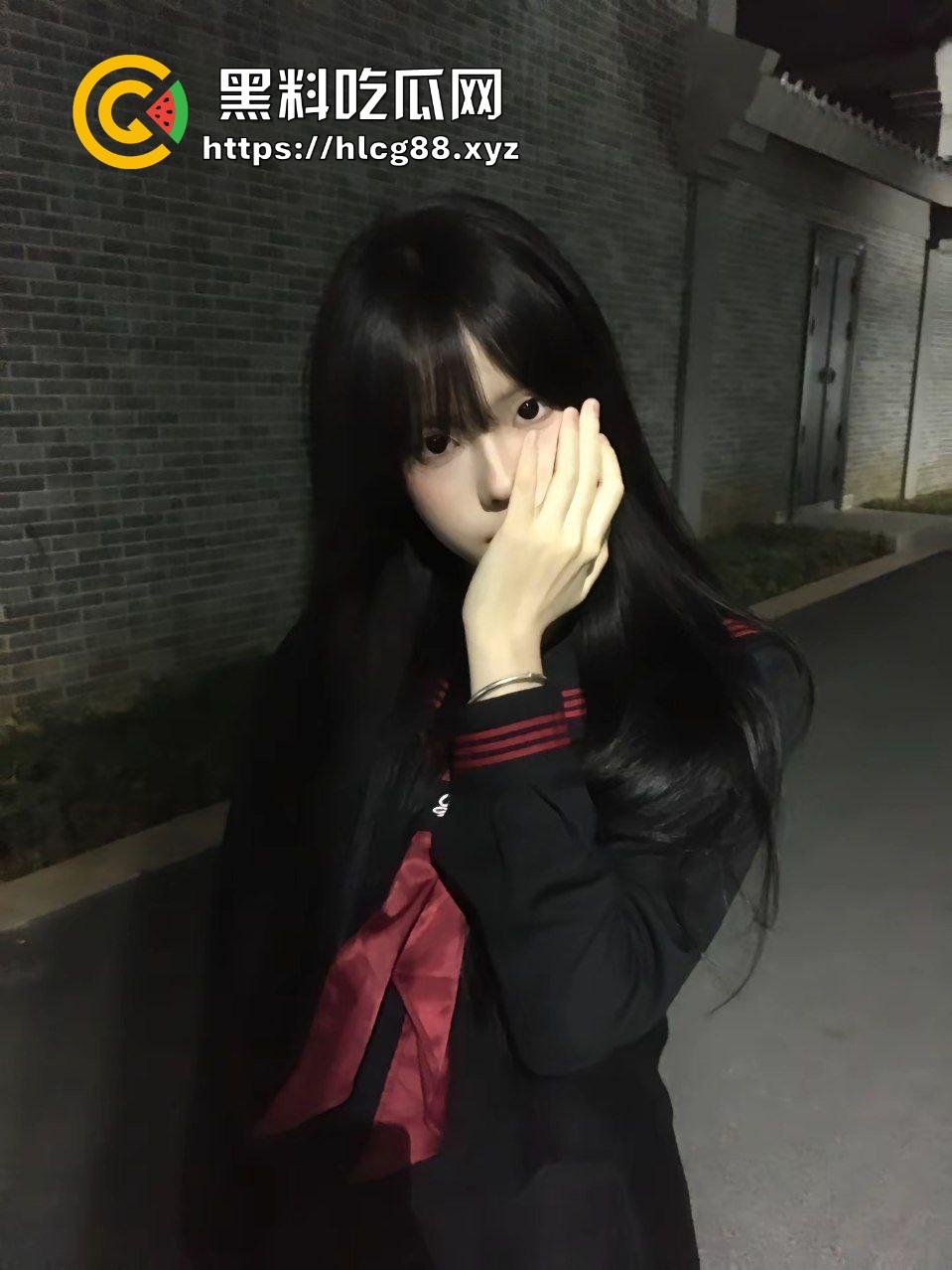 重金包养高中JK双马尾嫩妹，趴在沙发上随意玩弄双腿白虎逼，暴力猛操蜜桃白臀至痉挛抽搐！-1