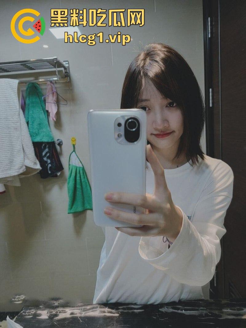 杭州海“龟”【潘玲玲】受眼镜男指导进军直播业 旁边还有打光的-7