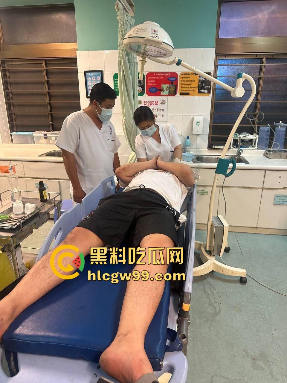 西港飙车肇事变车手逃亡，中国男子被外卖军团围堵暴揍 ，一边挨打一边喊骚瑞！-14