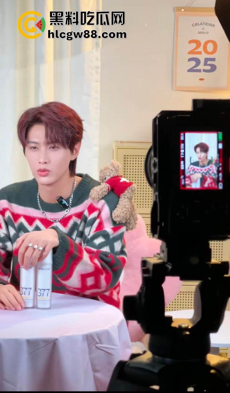 于正短剧顶流【何健麒】塌房.帅气霸总变出轨渣男，床照聊天记录露骚逼本质，榜一大姐15万打赏喂了狗！-10