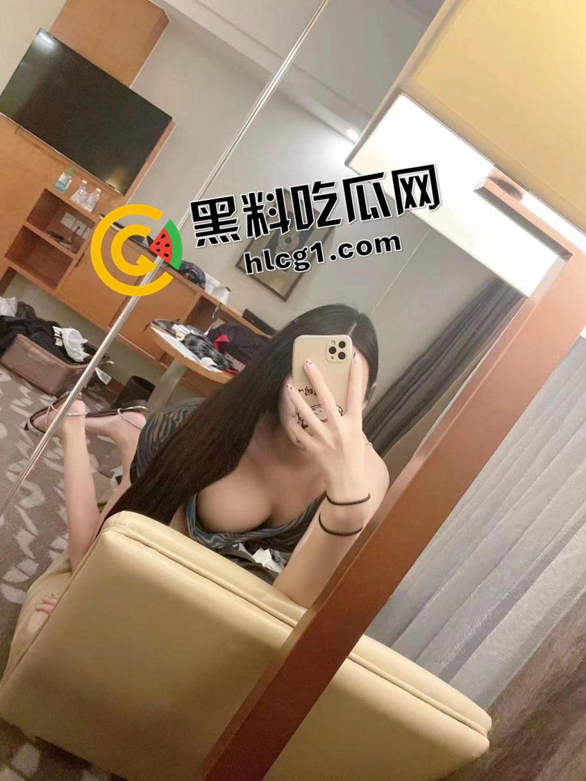 大学体育生约战一万二起步的男娘  被男娘摁在床上干到求饶 这种模样的男娘也不是不行-3