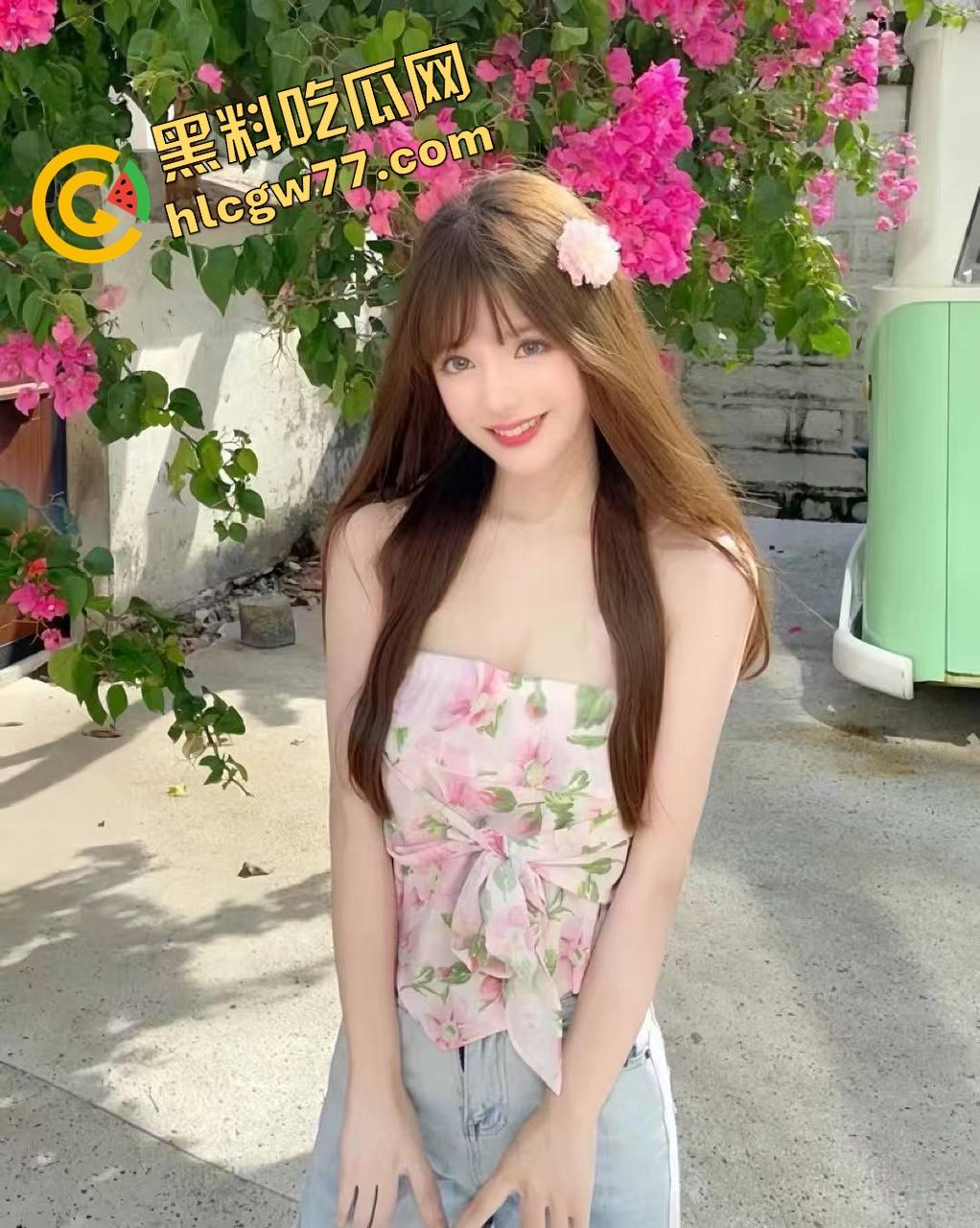 反差母狗【劳拉】户外群P爆射流出，巨乳晃爆蜜桃臀被操烂，跪舔轮插无套射到软！-1