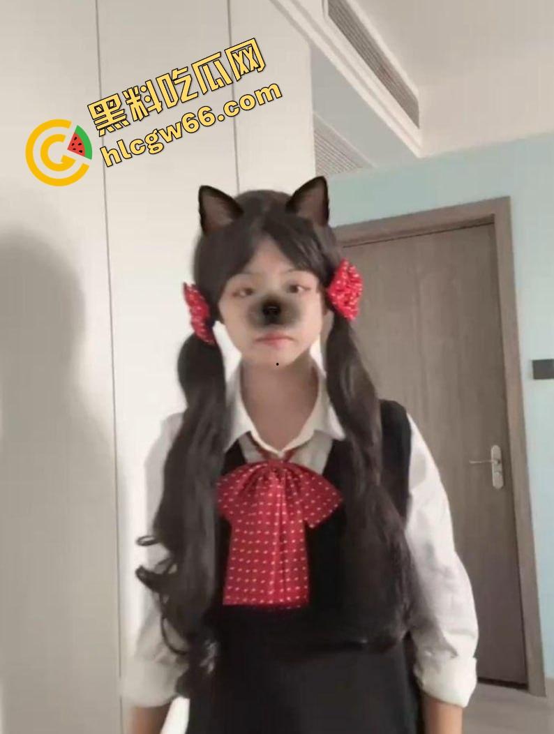 湖南株洲18岁反差骚学妹【刘怡婷】曝光,刚成年就当男网友的远程母狗,放学回家掰穴自慰叫到腿软!-2