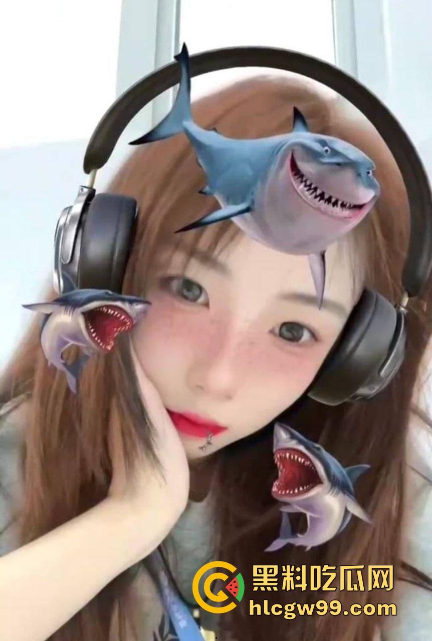 大连师范学院【吴美芳】清纯惹人怜,校内无数人的理想初恋,露脸裸聊视频遭曝光流出!-2