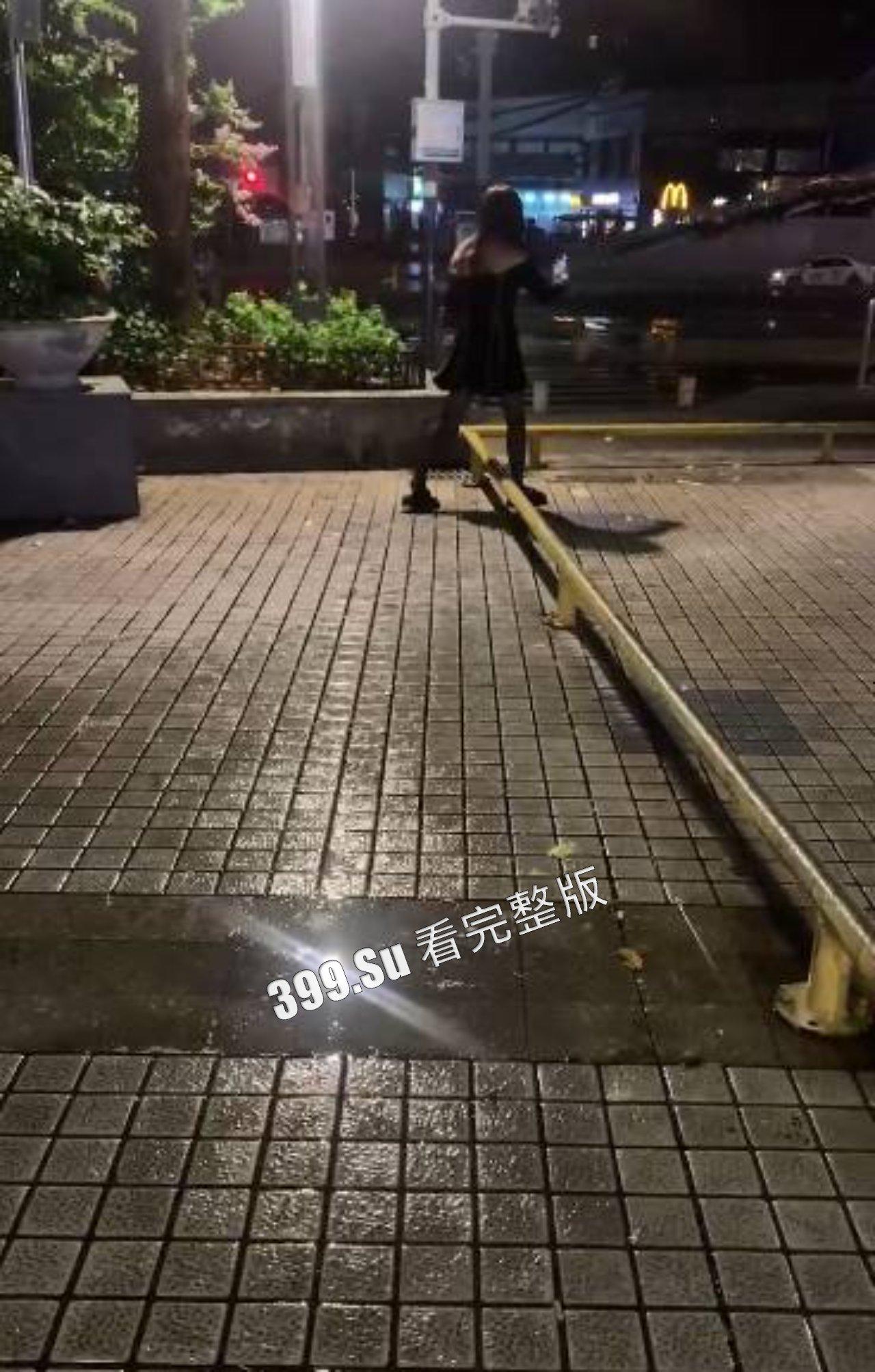 离谱！站街男 TS伪娘 男同组队出来卖淫 和嫖客当街对骂 附聊天记录-3