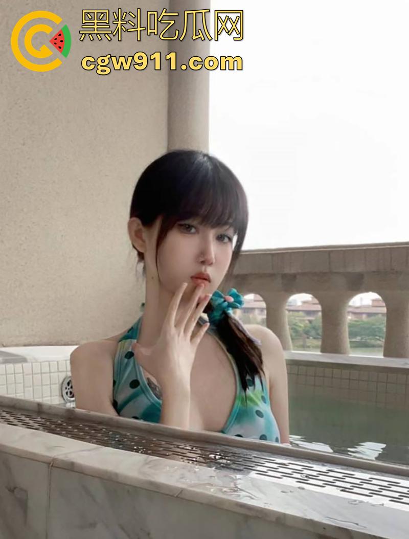 大神曝光小母狗【何梦诗】，湖北人打过胎，超喜欢玩3p和群p，鸡巴大能力强的，需要的来联系！-1