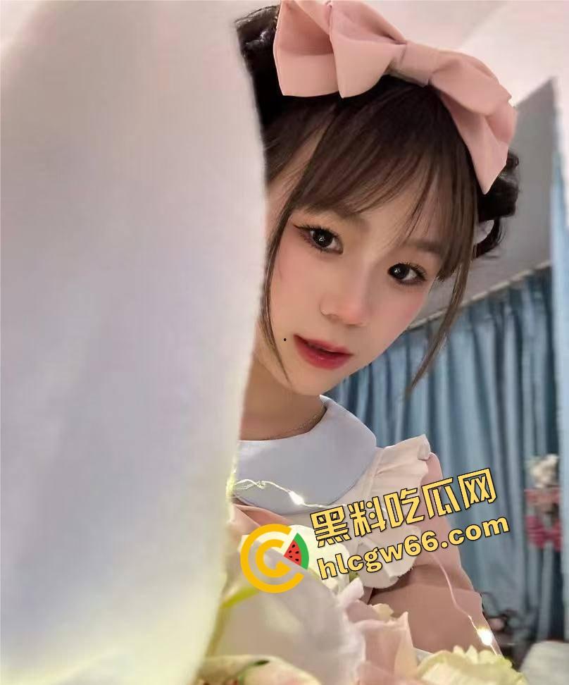 四川通江白虎骚婊『肖秋柔』电竞酒店猛操现场曝光，后入狂干一小时，小穴水多活儿贼骚！-4