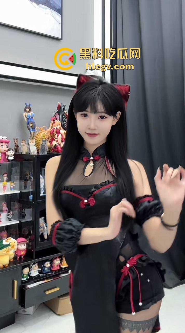 抖音60w粉丝网红『牛b』小三上位大翻车!八块腹肌男友性爱视频流出,恋爱脑遭遇渣男终成笑柄!-24