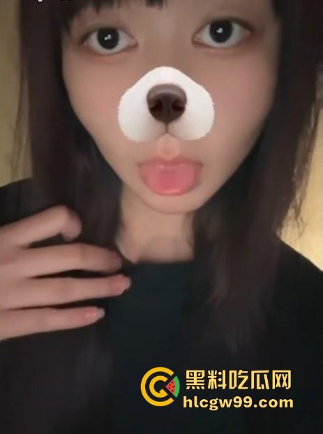 辽宁工商学院极品大三学姐【吴诗芸】给炮友拍裸照被玩腻后曝光,现实中很甜在床很骚。很有撸点!-2