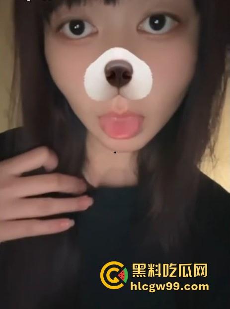 辽宁工商学院极品大三学姐【吴诗芸】给炮友拍裸照被玩腻后曝光,现实中很甜在床很骚。很有撸点!-10