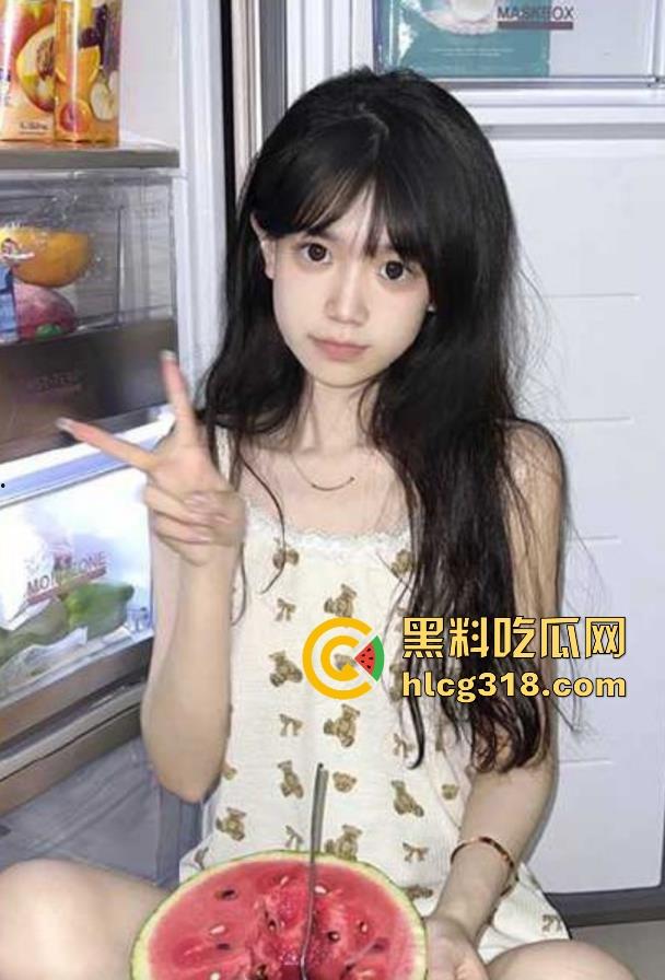 海角乱伦!趁家里没人,放肆的跟表妹疯狂做爱,可爱的无毛白虎穴都给灌满了精液!-2