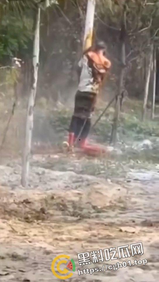 婚闹合集!打人 绑人都是小儿科 现场吃新郎大屌 伴娘奶子都要被捏烂了!-10