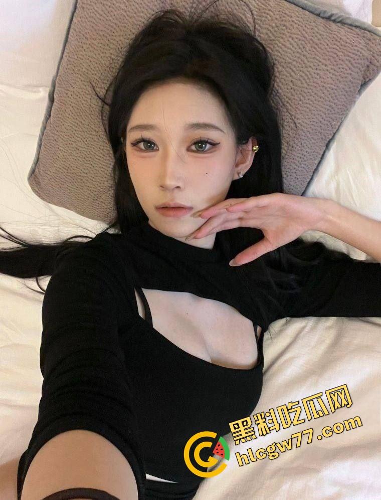 贵州财经大学女神【田静】网上约炮视频曝光,白天装淑女,晚上被操得屁股乱抖,贱得像条狗!-4