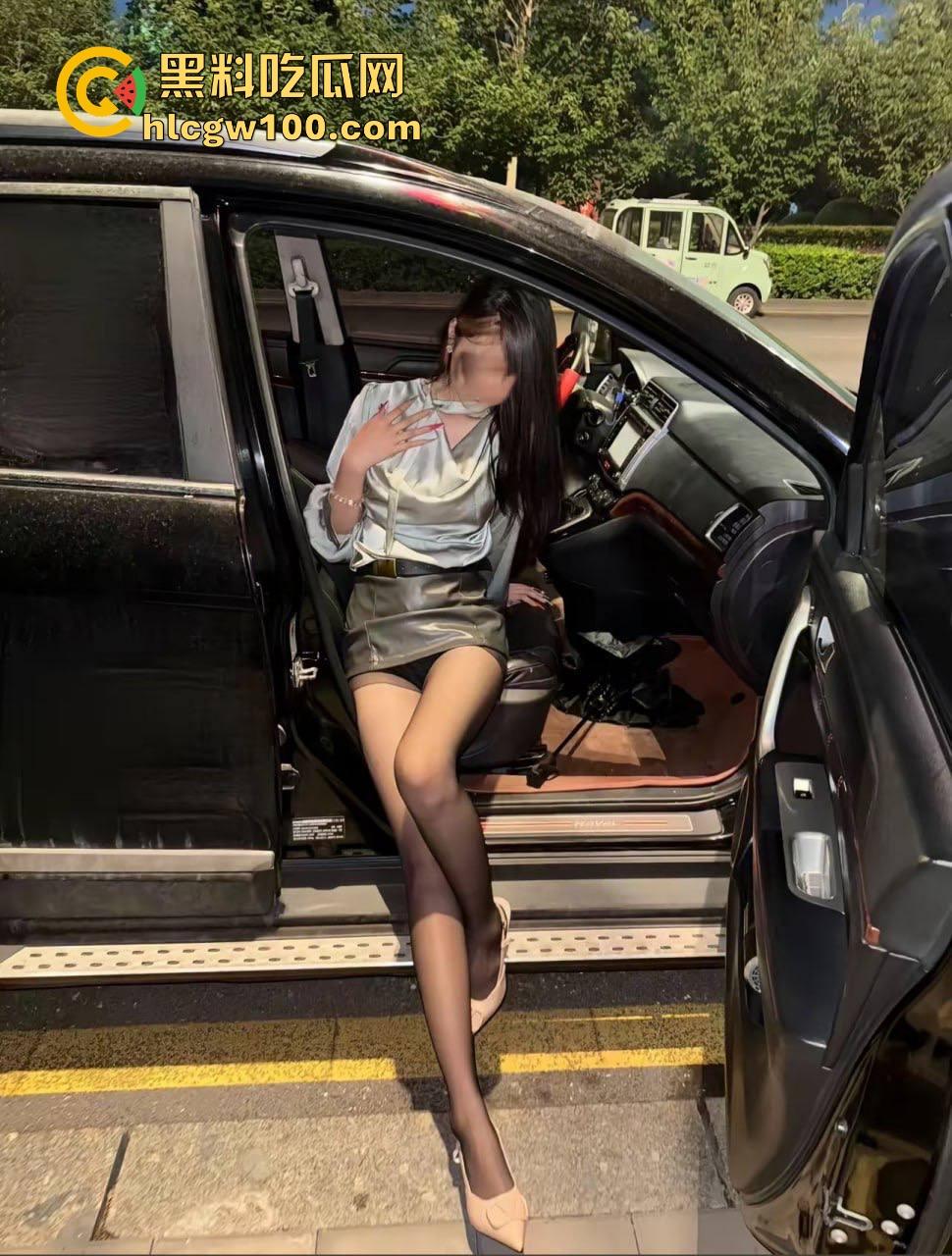 成都美院长腿御姐校花『史小鹿』变富哥肉便器 深夜户外当狗露逼 开着奥迪玩车震一切交给quattro！-13