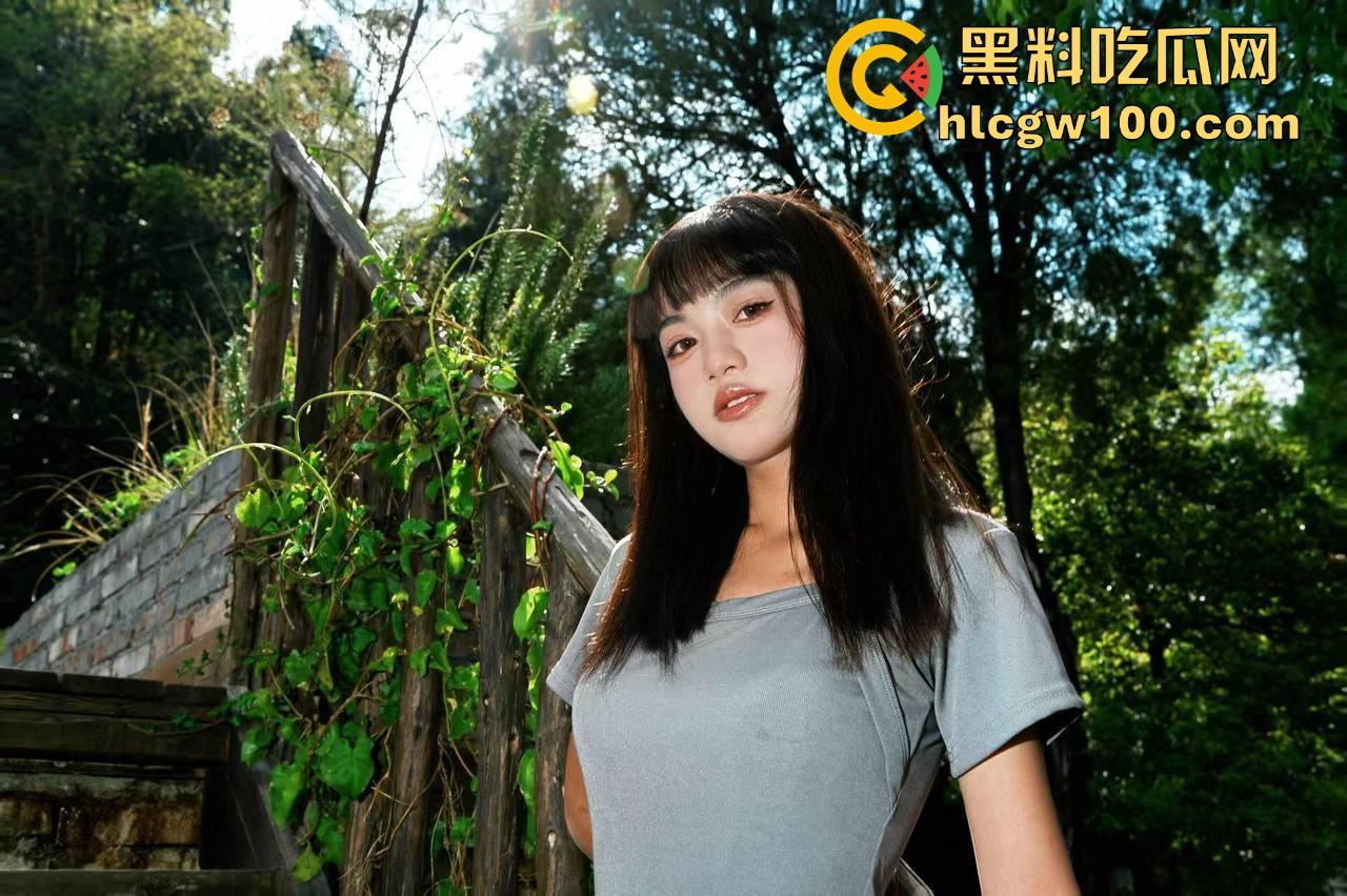 长沙大专嫩妹『罗诗琪』骚出花1万块包养活好不黏人，7分钟速推口技舔到麻，口交深喉舔到飞起大哥直接喊值！-2