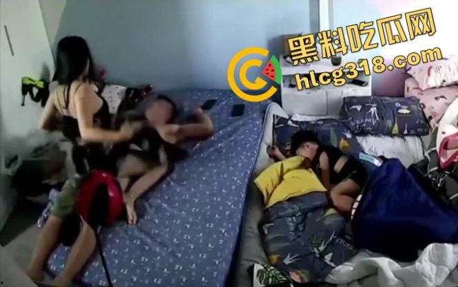 监控流出美少妇午休主动骑上丈夫要公粮，结果他睡得像死猪，儿子翻身险些撞上，枕边风都吹不醒的男人！-6