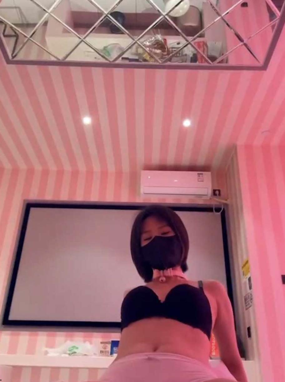 B 站抖音 Ashley 打瞌睡 寸言女王 极品反差大学生 大尺度淫荡露点赤裸勾引 多部合集-11