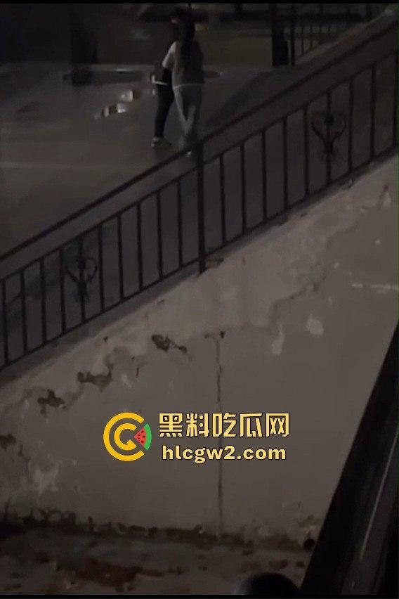 杭州艺校纯爱战士再倒下 女友在校期间背着男友发裸照自慰视频 被抓后校内怒扇耳光 真是母狗属性拉满!-7