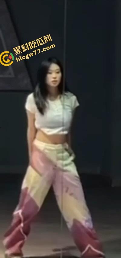 出国三年『赵瑞汝』从清纯小白花变成满级骚货，哥哥我不是处了但我会舔鸡巴了！-5