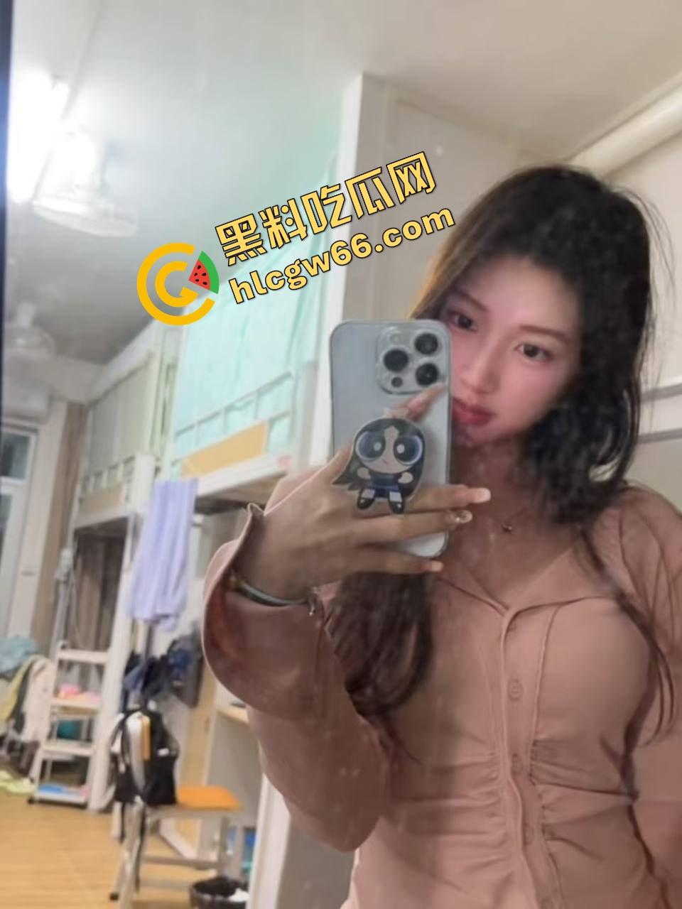 成都理工大二骚货『李娜娜』啪啪自拍流出,极品御姐身材太顶,黑丝高跟玩COS被操成狗,一晚八发全干吐!-13