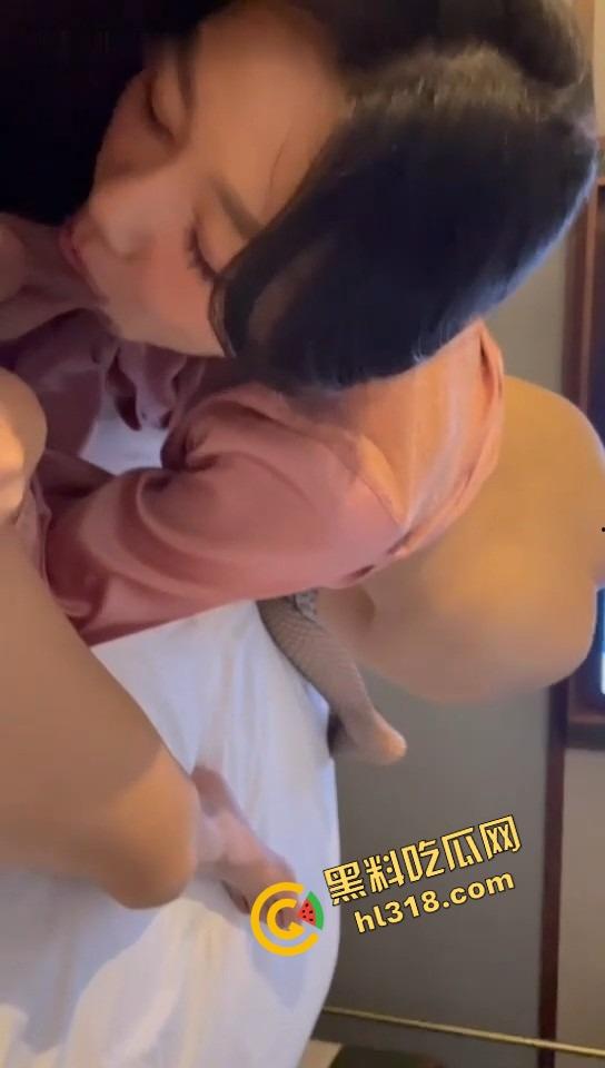 B站御姐网红『林小元』与金主调教视频流出,露脸口交爆操直播能装,床上才见真章大哥每分钱都花得值!-12