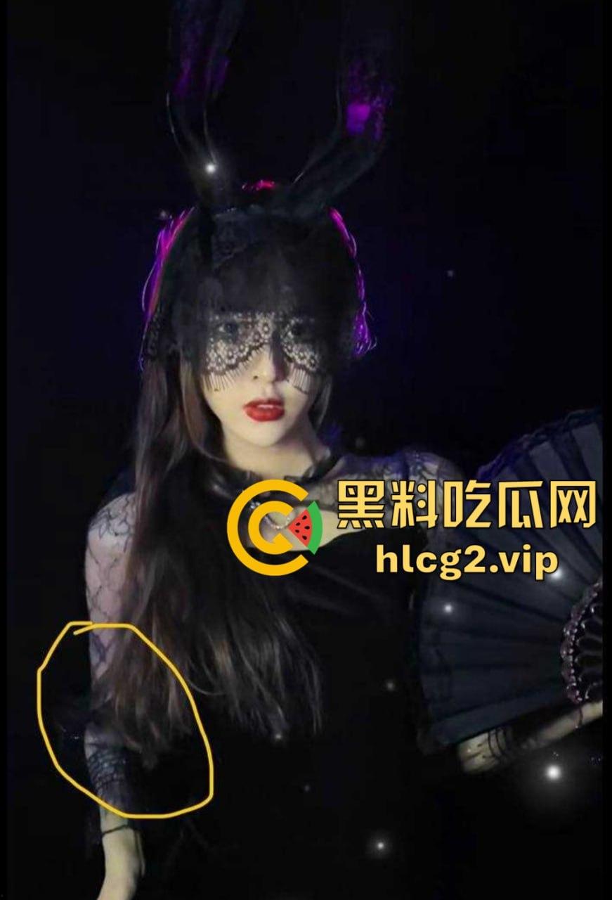 钰哥出轨『鲨鱼小志』视频曝光!百万粉丝女网红绿了『李雨泽』,网红媳妇连麦作证再掀热潮!-12