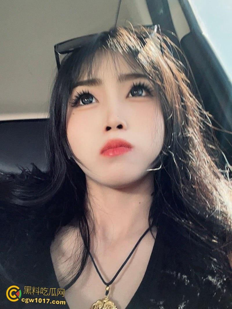 青海高颜值美女【张佳珍】,裸贷自慰视频曝光,牙刷手指轮番猛桶,无毛嫩穴淫水四溢,反差淫荡十足!-1