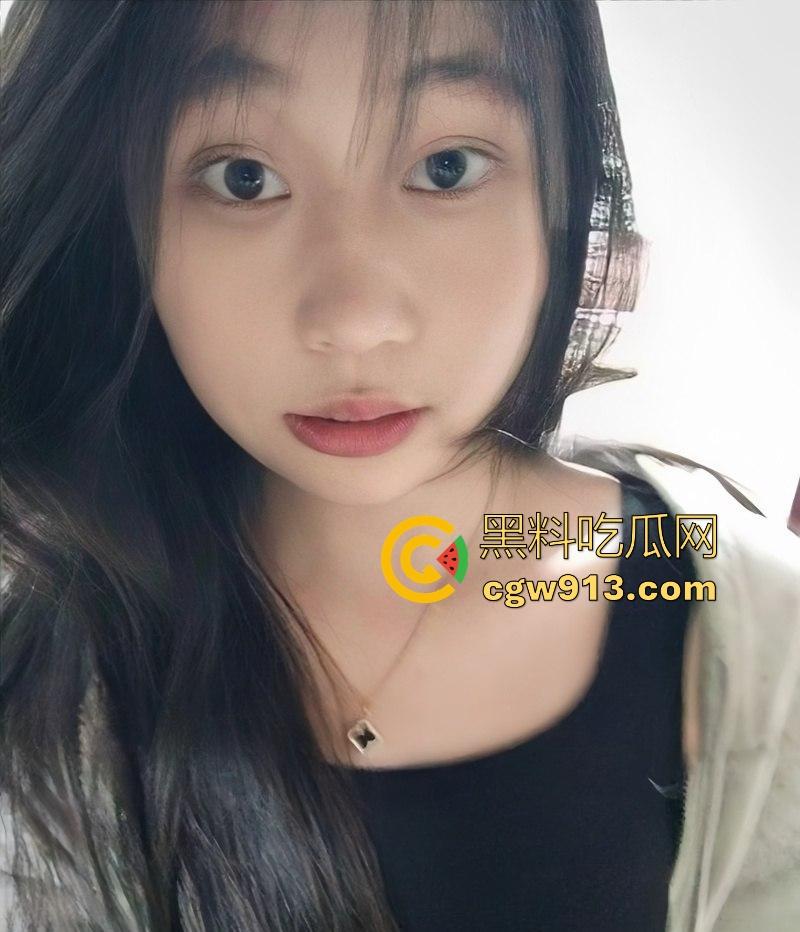 广州白云学院清纯少女【赵莉】私密视频流出,绝美脸蛋黑丝美腿,白嫩淫穴自慰淫水狂喷,简直就是极品!-3