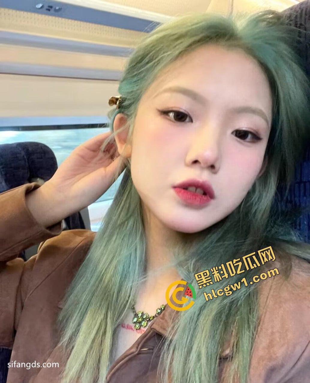 湖南艺术职业学院艺术生『曾庆琴』绿发反差母狗 与男友多体位做爱 被闺蜜发现 独家曝光!-3