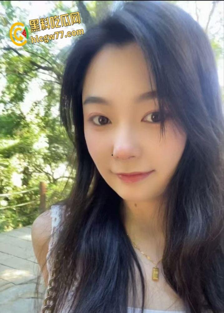 成都文职女神【王心萍】白天端庄晚上浪,偷情翻车私拍被曝光,火辣身材表情真诱惑 !-1