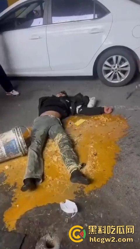 山东泰安新泰未成年小崽子打人狠到飞起,活脱脱一群小雇佣兵,打死人也不犯法?!-3