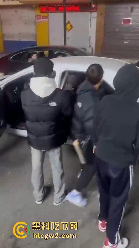 山东泰安新泰未成年小崽子打人狠到飞起,活脱脱一群小雇佣兵,打死人也不犯法?!-7