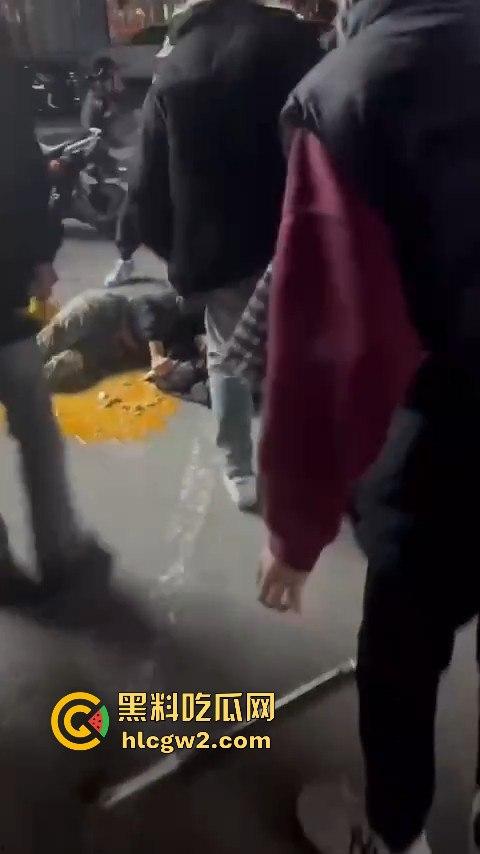 山东泰安新泰未成年小崽子打人狠到飞起,活脱脱一群小雇佣兵,打死人也不犯法?!-9