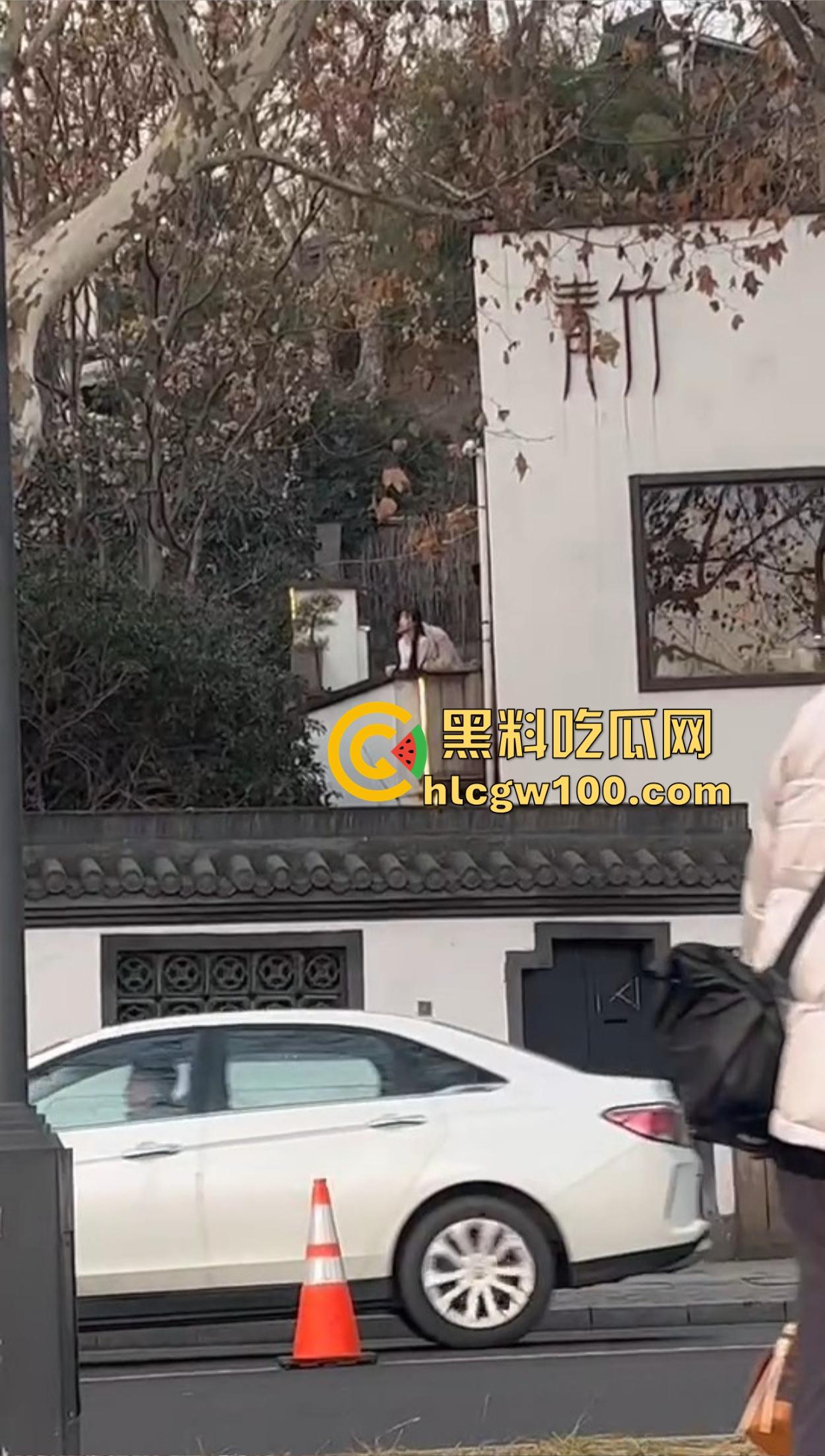 杭州西湖春宫现场直播,断桥残雪变断桥淫雪,光天化日肏大逼现世,这DO法也太野了吧!-6