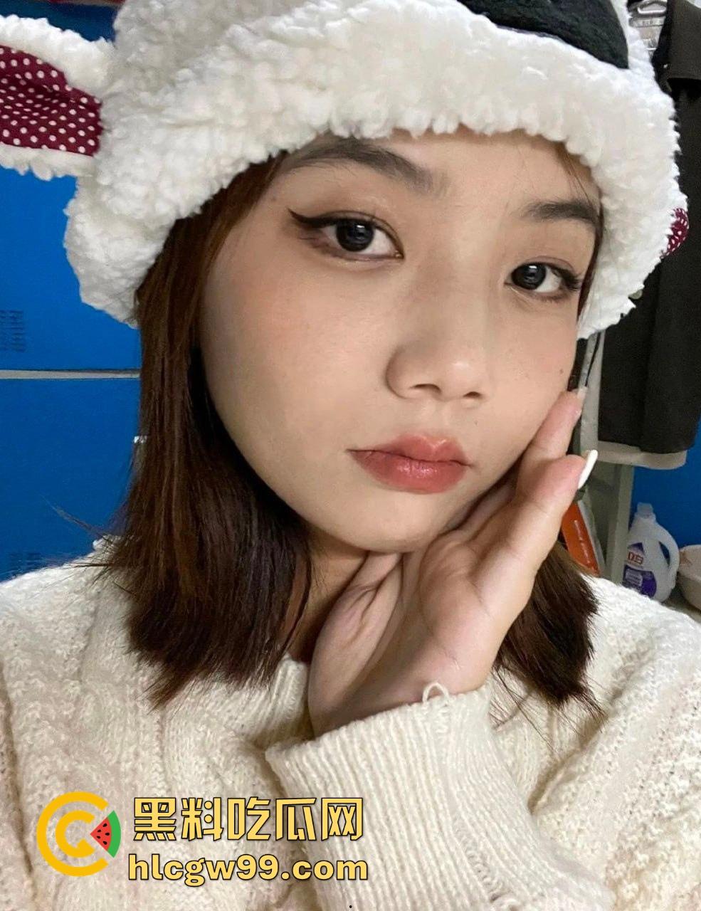 初恋还是初恋，嫩逼还是嫩逼，回家过年相遇，几杯酒下肚直接开房，一摸还是当年那个水汪汪的感觉！-11