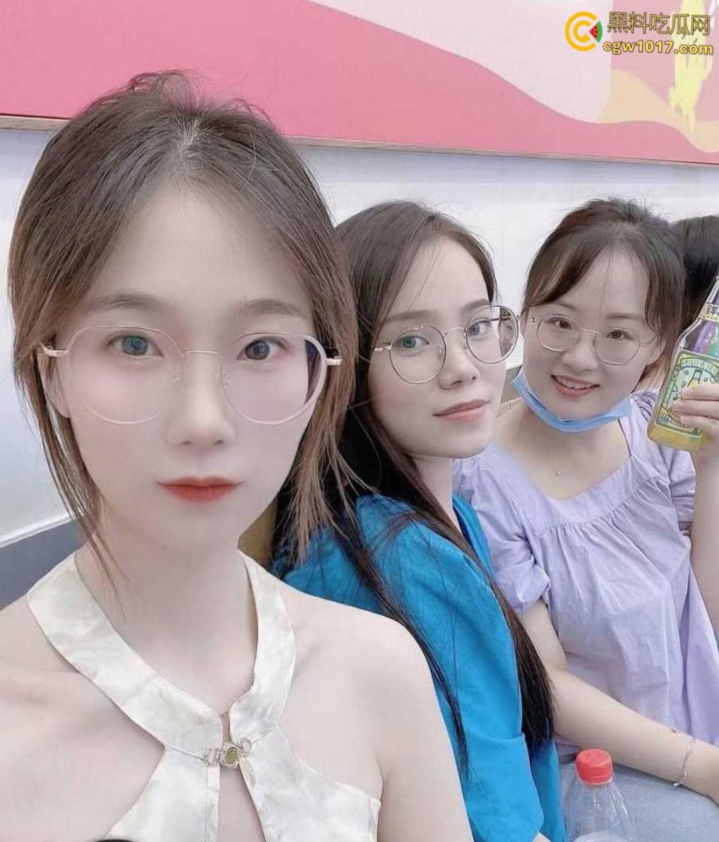 天津医科大学【陈思颖】，长相清纯反差十足，在床上是让人享受的小妖精，捆绑调教后趴在床上被无套内射 ！-1