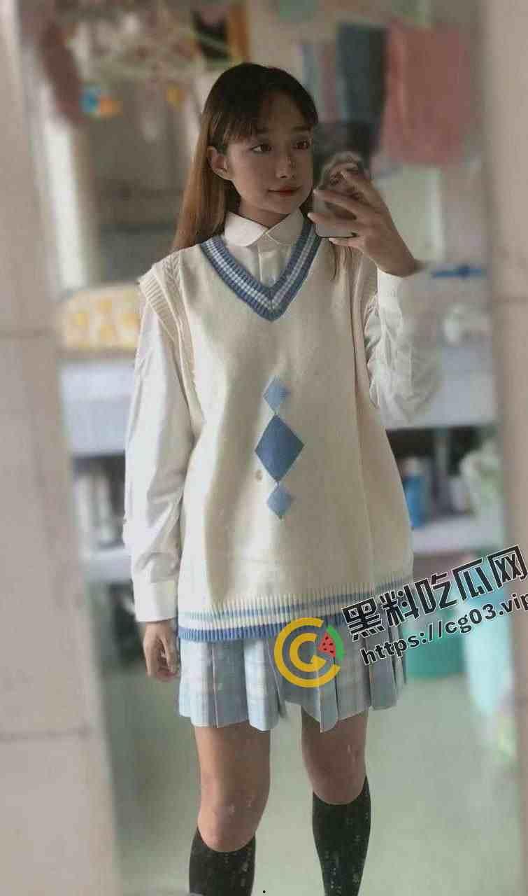 四川 资中县99年反差母狗【彭麒融】 裸贷无力偿还 被大哥拿下  视频被流出-5