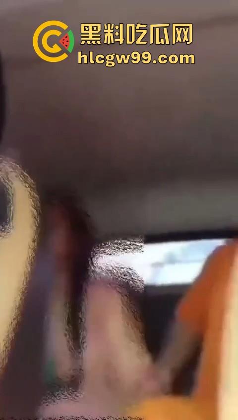 印度女子前往做朝拜时，在出租车内被僧人强奸，印度总能创造神话，不是僧人都戒色了吗？-3