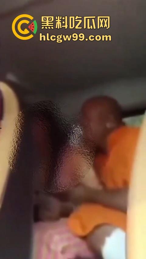 印度女子前往做朝拜时，在出租车内被僧人强奸，印度总能创造神话，不是僧人都戒色了吗？-6