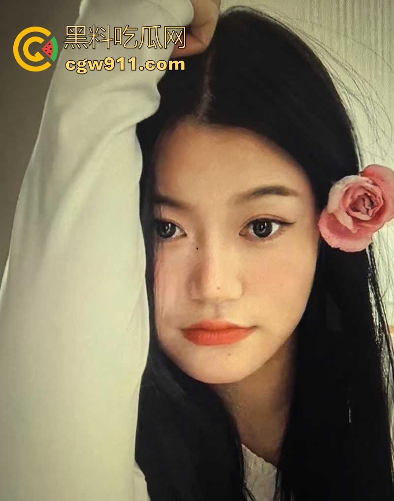 山东济南大学极品骚女【杨晨笛】 背男友偷情约炮，微信骚话撩汉超露骨，自慰性感勾引，真鸡巴骚！-8