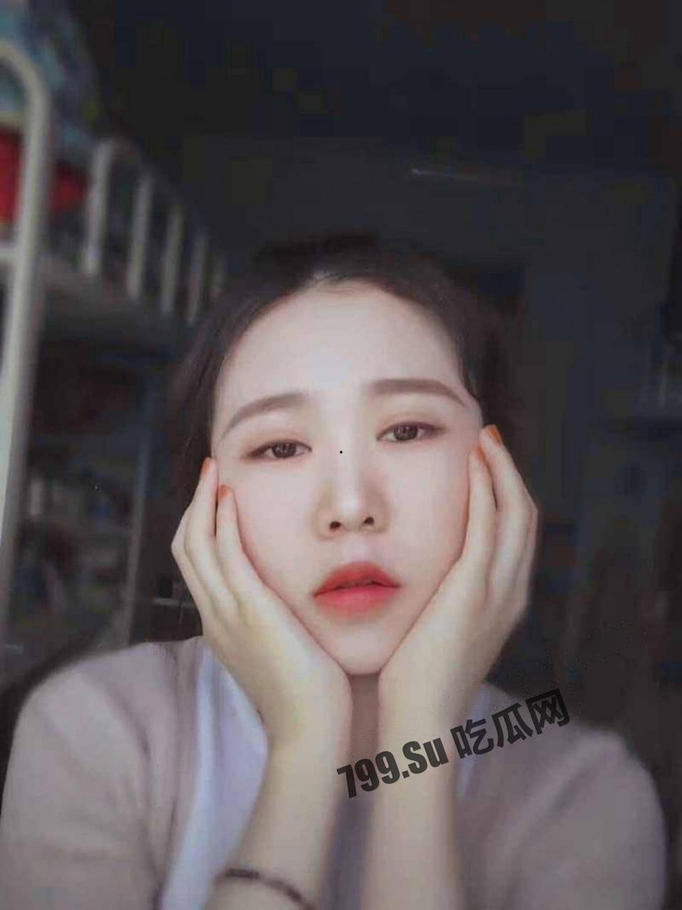 前女友系列！青岛大学大二女生 何欣 和男友私房照分手后遭流出-1