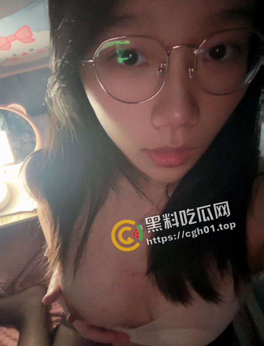 集美大学女大学生重磅流出！冰山御姐的反差另一面 男友视角的粉嫩母狗-60