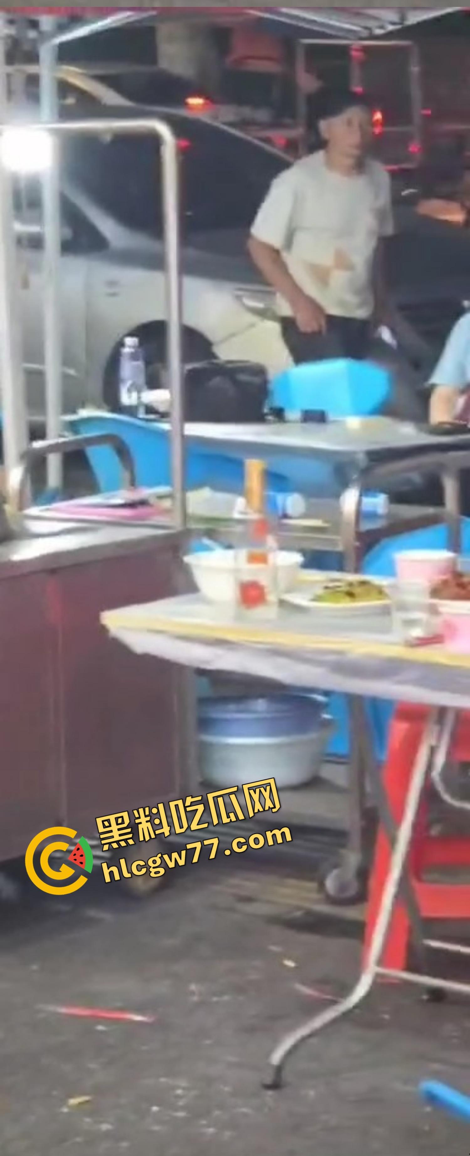 武汉汉正街深夜烧烤摊突发连环枪击案，四声枪响瞬间两人爆头一人穿胸，哥们哪来的枪？-29