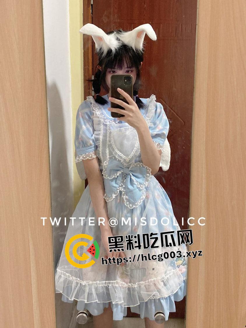 推特【MISDOLicc】萝莉反差少女 年纪轻轻掌握反差密集 各种阿黑颜 纹身 强制高潮 未来可期-40